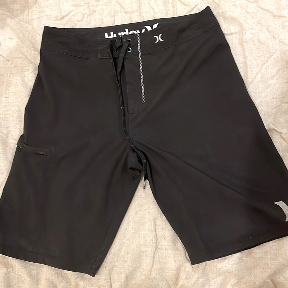 Hurley Phantom swim/ surf trunks. Black size 31